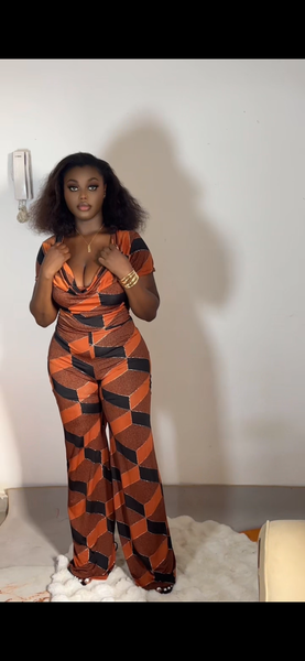 Combinaison élégante à motifs