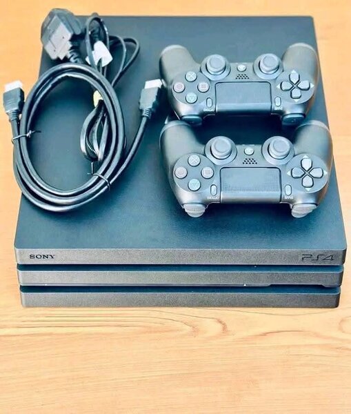Ps4 pro craque 1TB 21 jeux