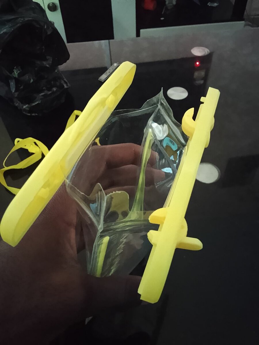 Protège téléphone contre la pluie