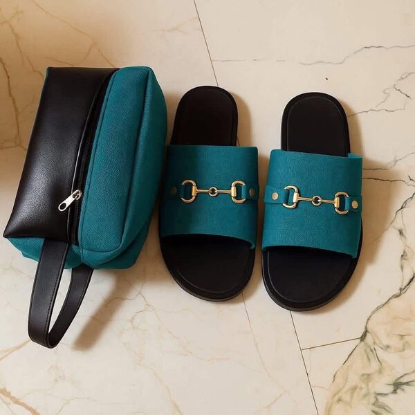 Sandales élégantes avec trousse