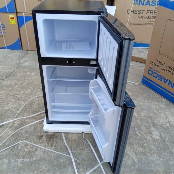 Table top refrigerator