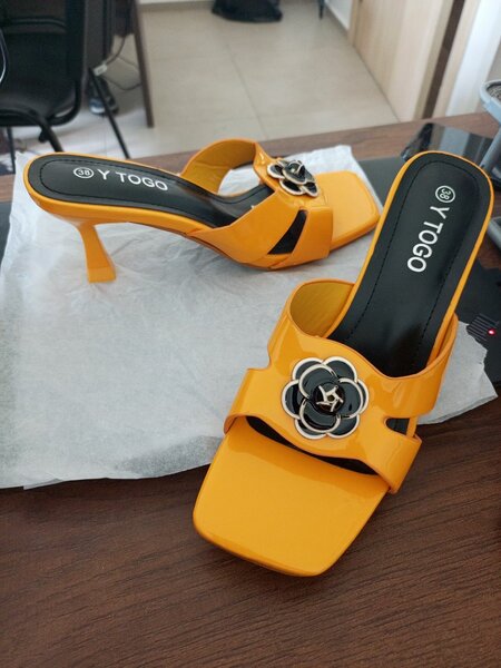 Sandales à talons élégantes