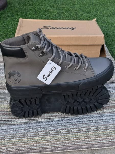 Sunny boots 