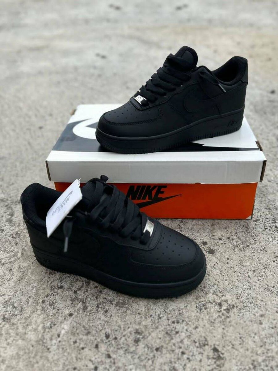 Baskets Noires Nike Air Force