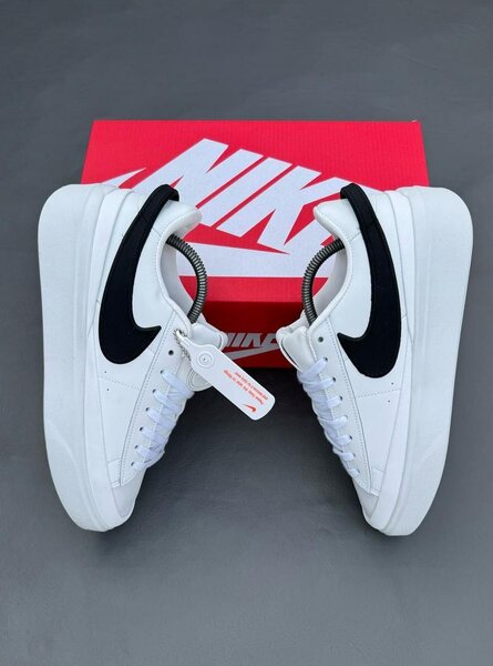 Nike Sneakers Blanc et Noir
