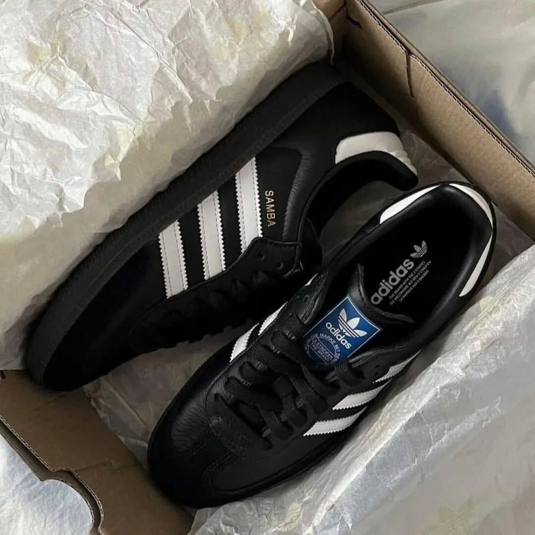 ADIDAS SAMBA BLACK AND WHITE