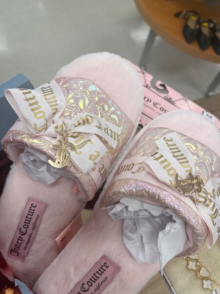 Juicy couture slippers