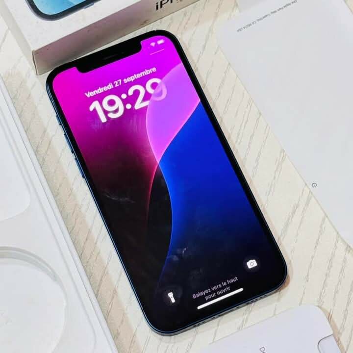 iPhone 12 Bleu - 64 Go