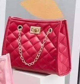 Fashionable and high-quality women's handbag red