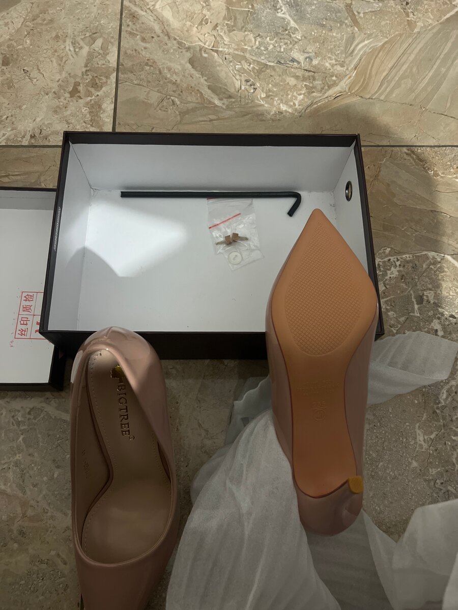 Escarpins en cuir verni rose