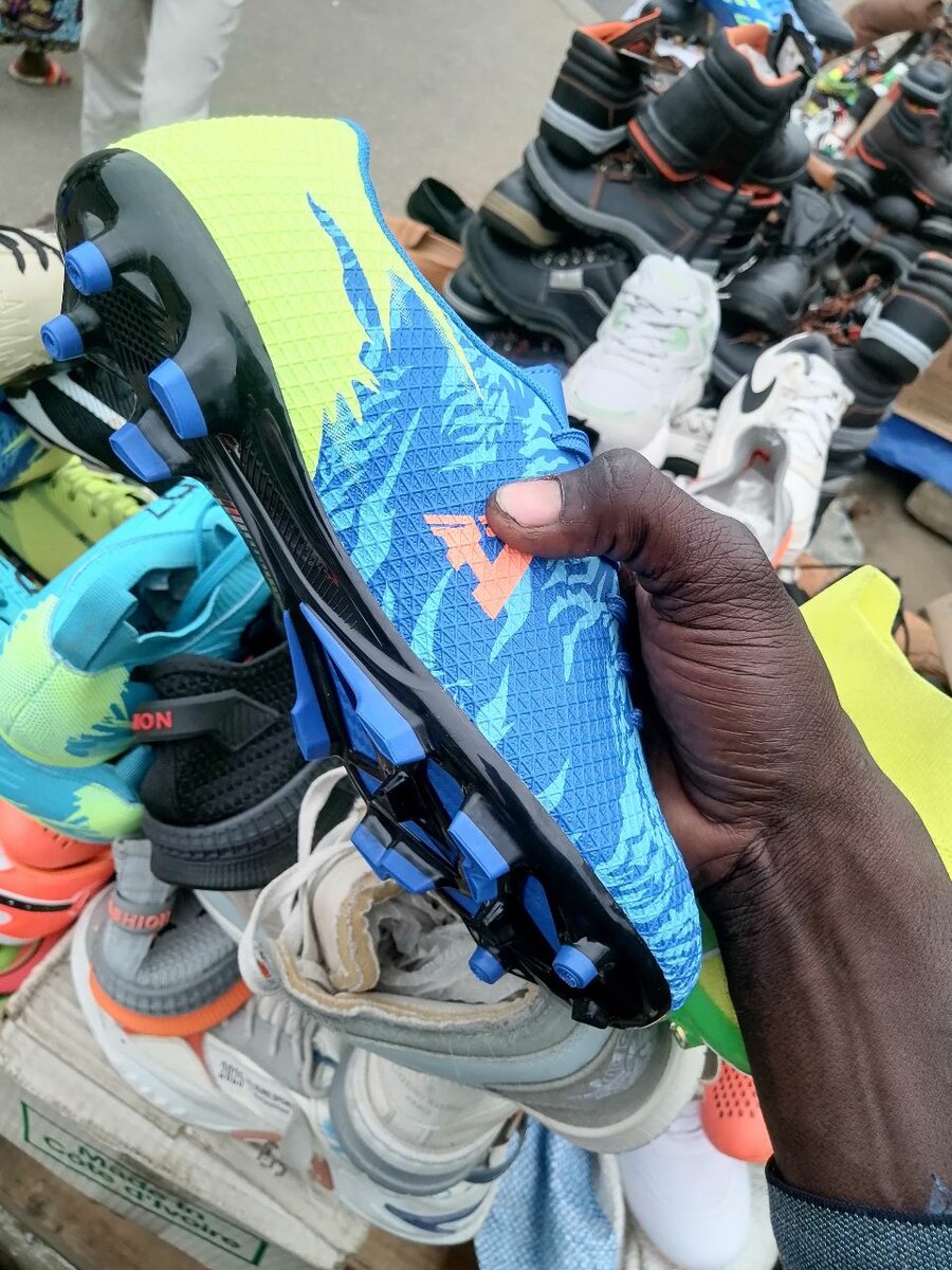 Chaussures de Football Légères