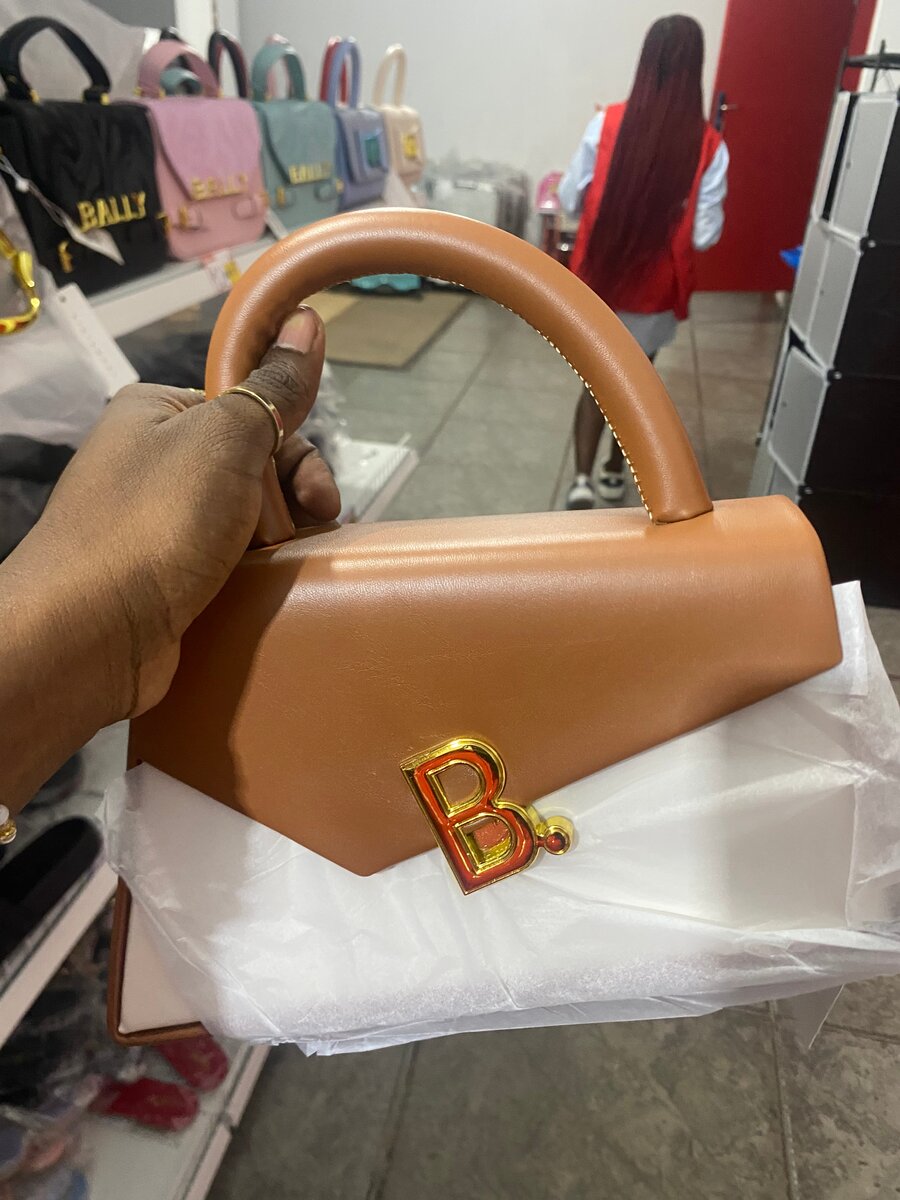 Sac à main élégant féminin