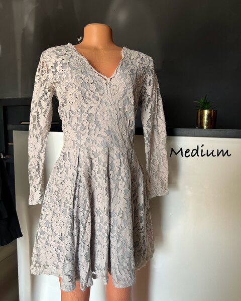  women's beautiful dress 