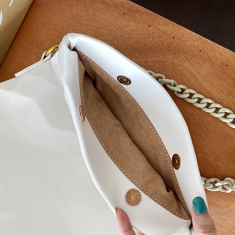 LADIES HANDBAGS- 24061