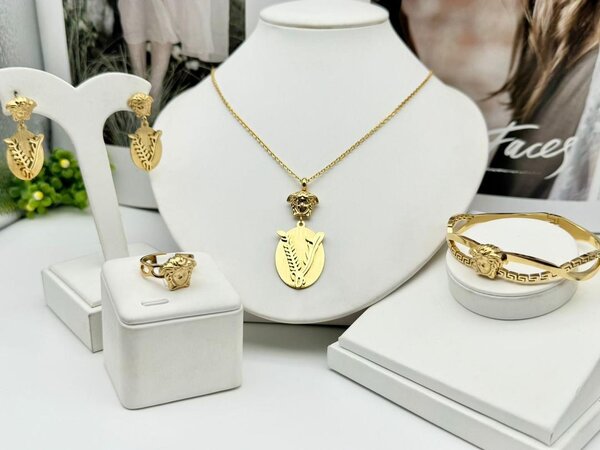 Parure Bijoux Dorée Élégante