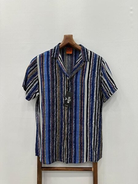 Chemises colorées en coton