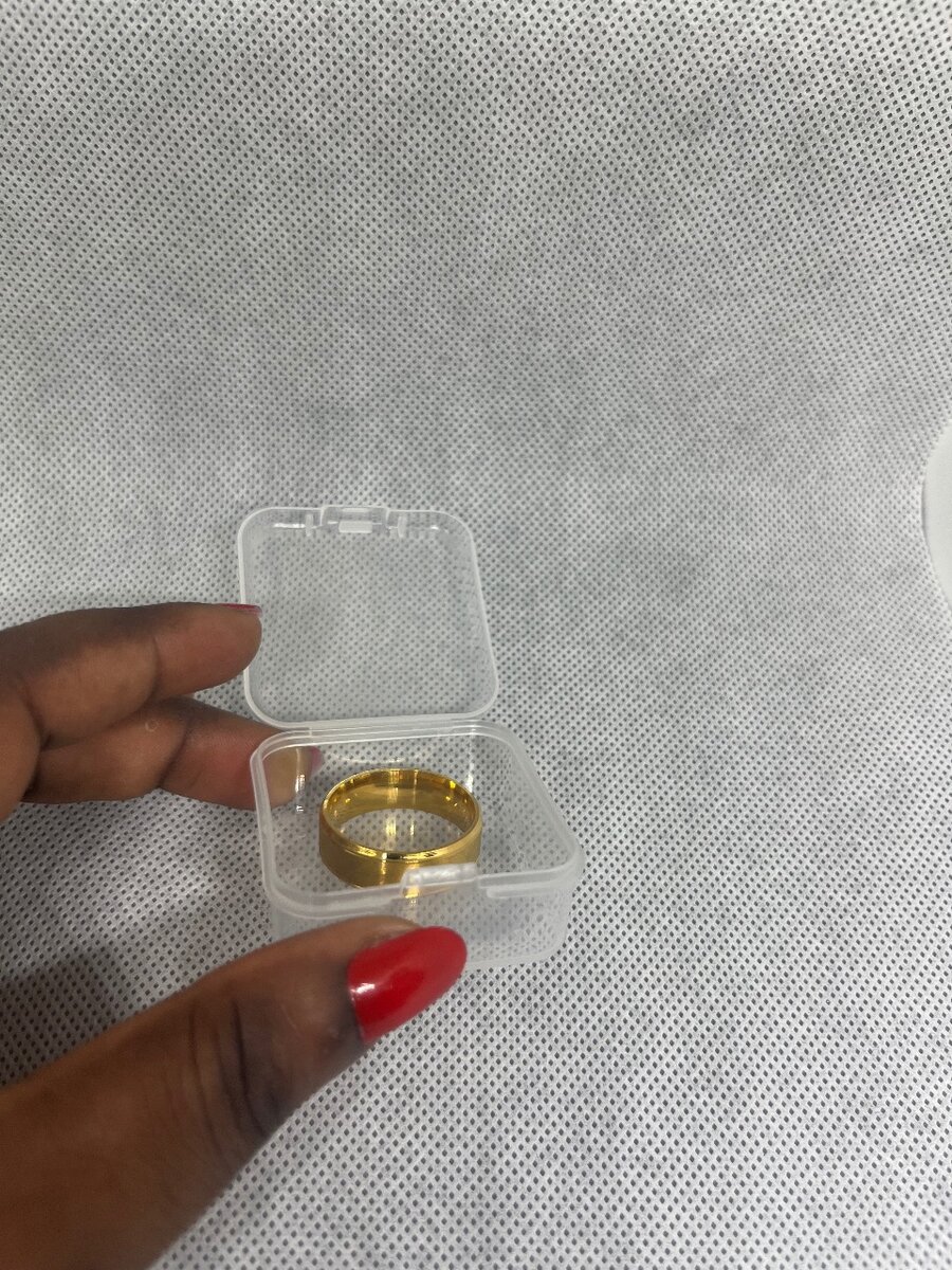 Bague élégante en acier