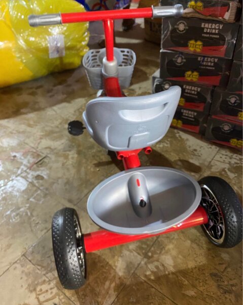 Tricycle pour enfants robuste