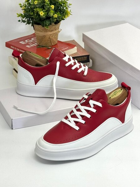 TIMBERLAND RED AND WHITE