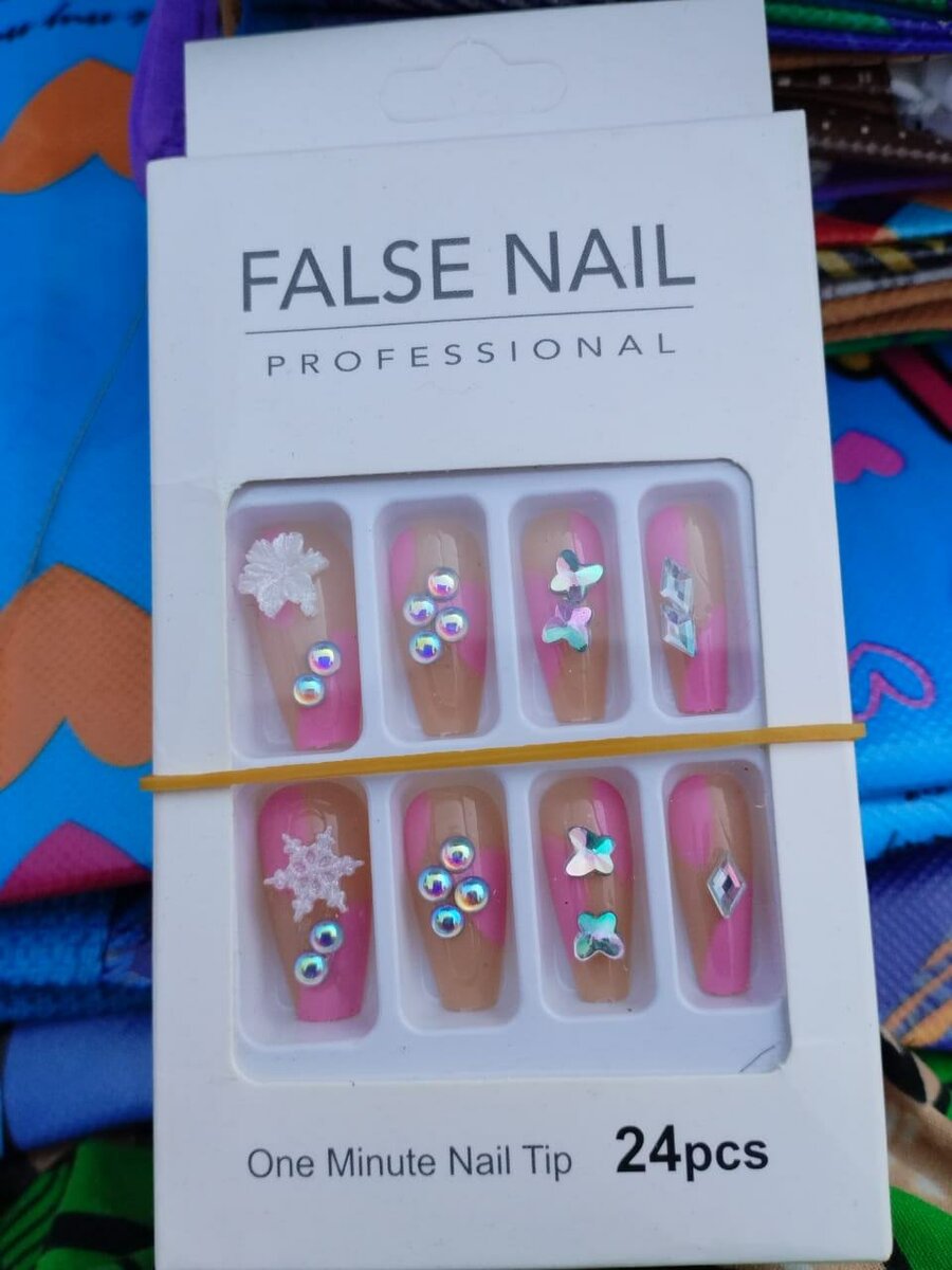 Press on nails