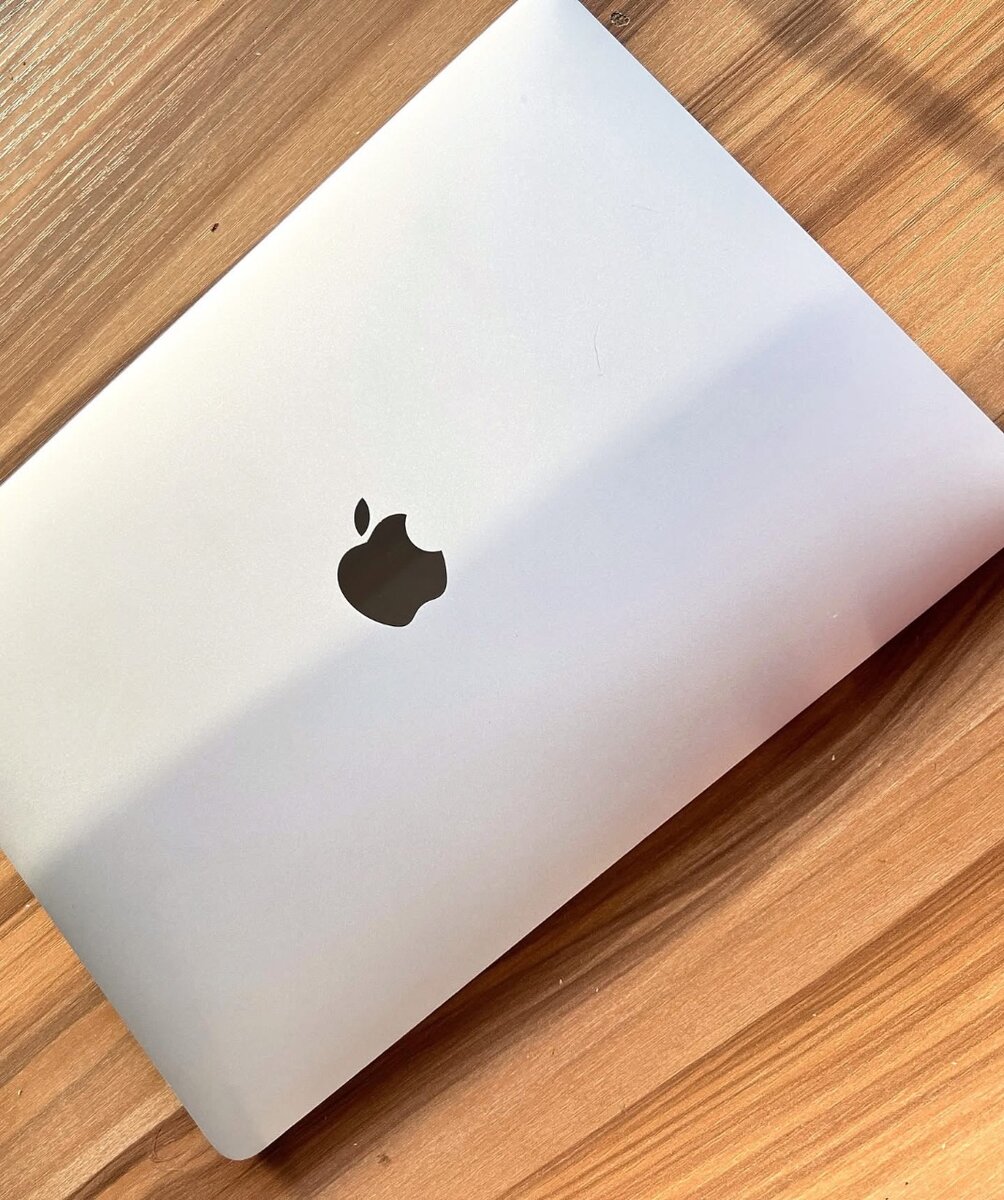 Apple Laptop Core 17