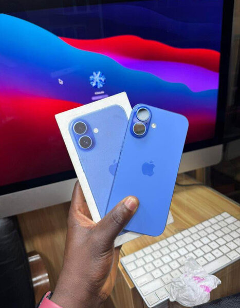 iPhone Bleu 128Go Débloqué