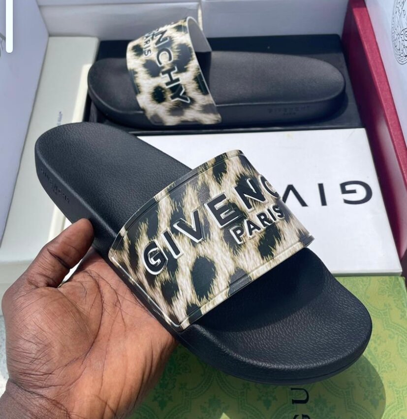 Claquettes Luxe Tendance