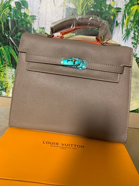 Sac à main élégant en cuir