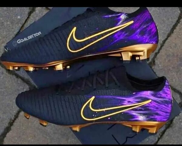 Chaussures de foot colorées