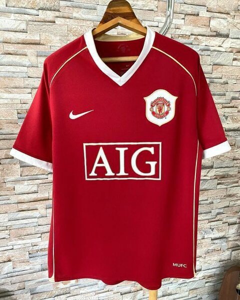 Maillot de football rouge