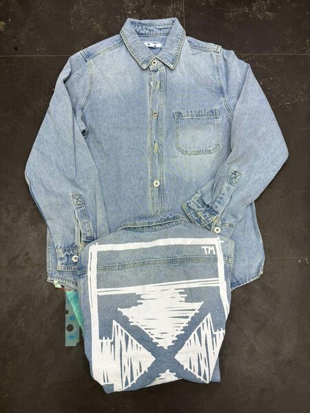 Chemise en jean imprimée