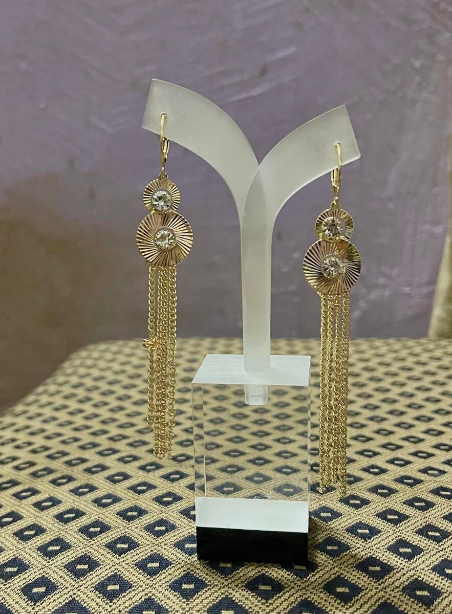 Boucles d'oreilles dorées élégantes