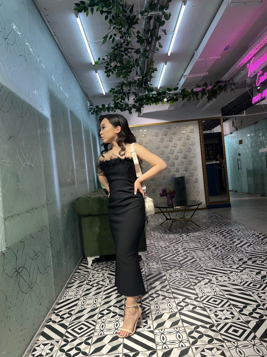 Черное платье