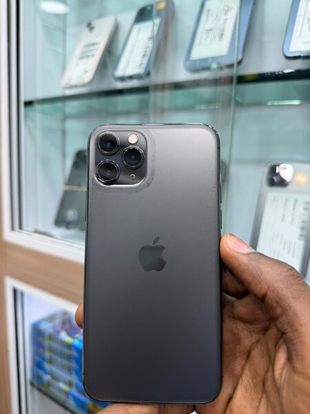 iPhone 11pro 64Go tout passe