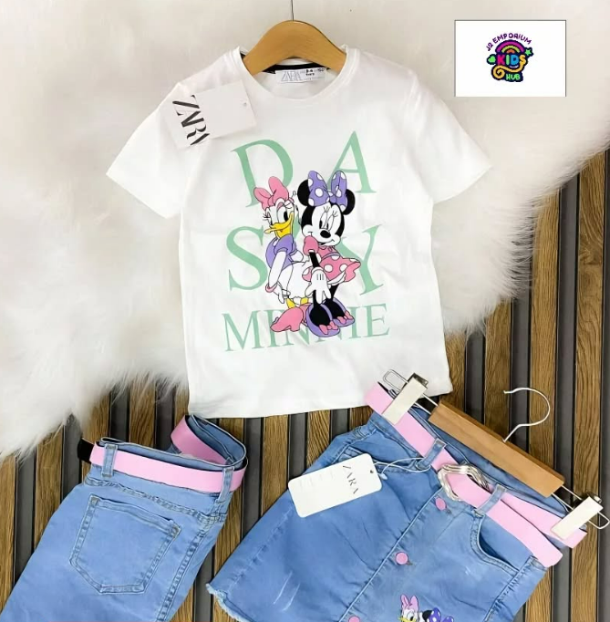 Minnie mouse T-shirt and denim skirt