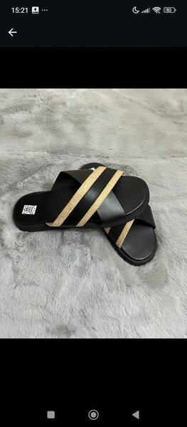 Sandales Croisées Élégantes