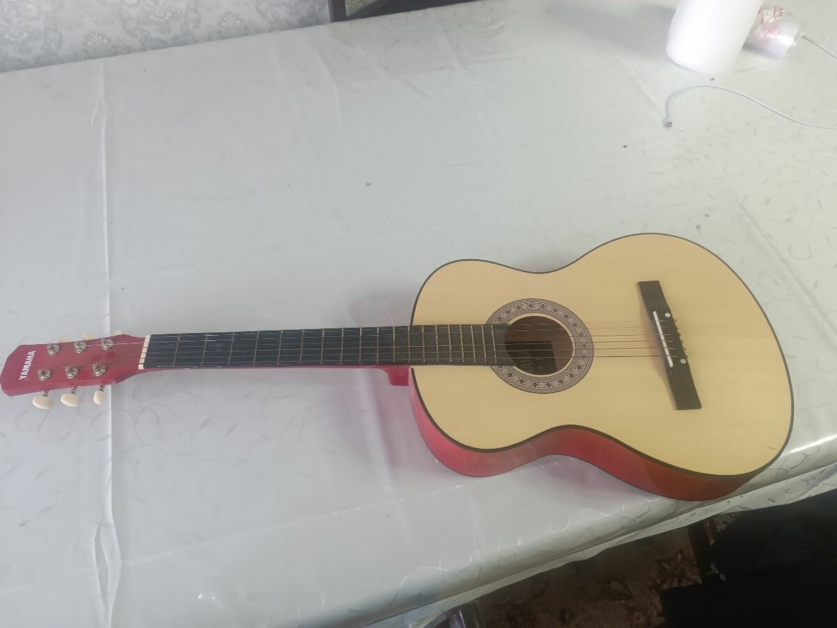 Гитара акустическая Yamaha