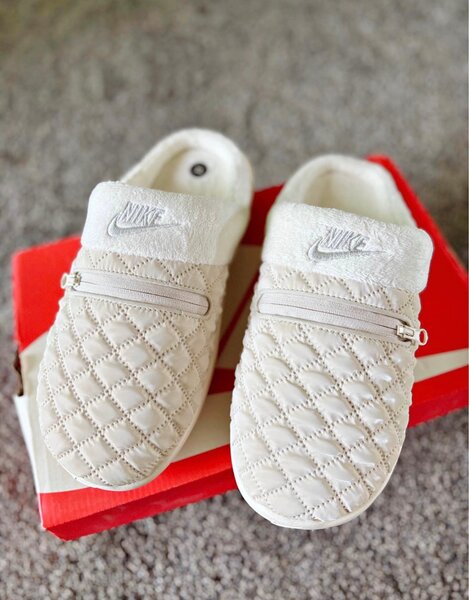 Nike Tan Woven Slippers