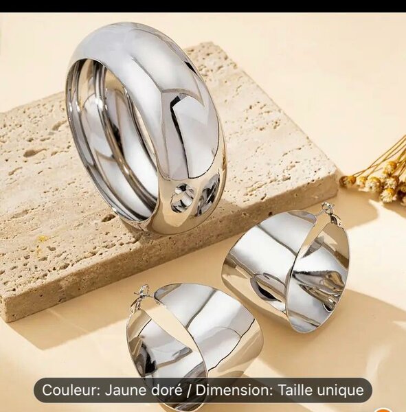 Set de bijoux dorés élégants