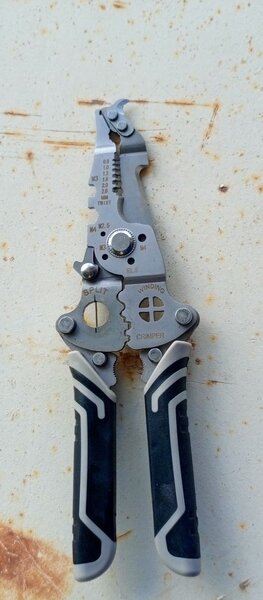 Pince à Dénuder Multifonction