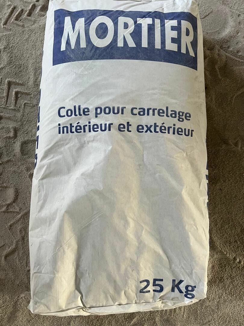 Ciment colle caïman