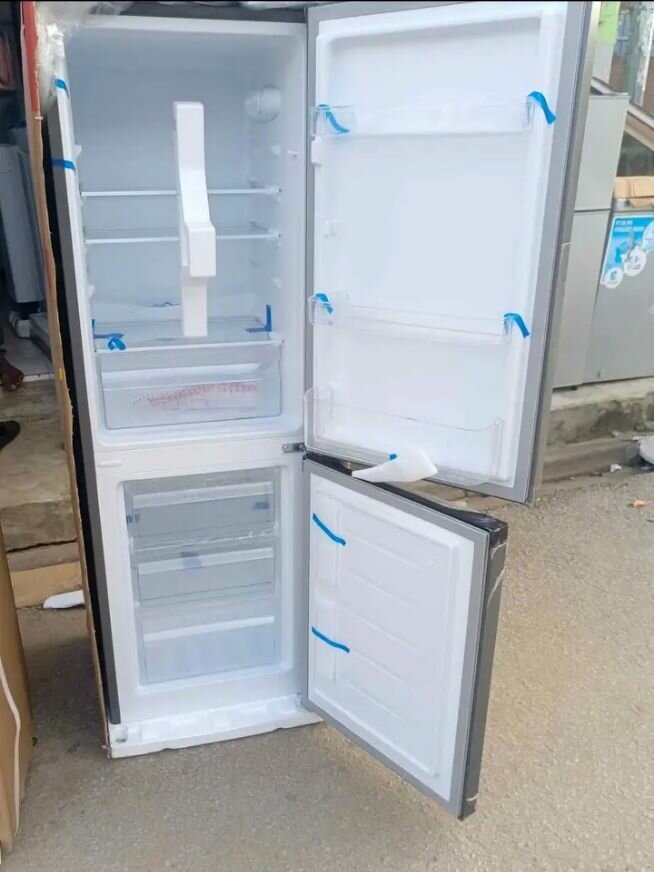 Réfrigérateur à double porte