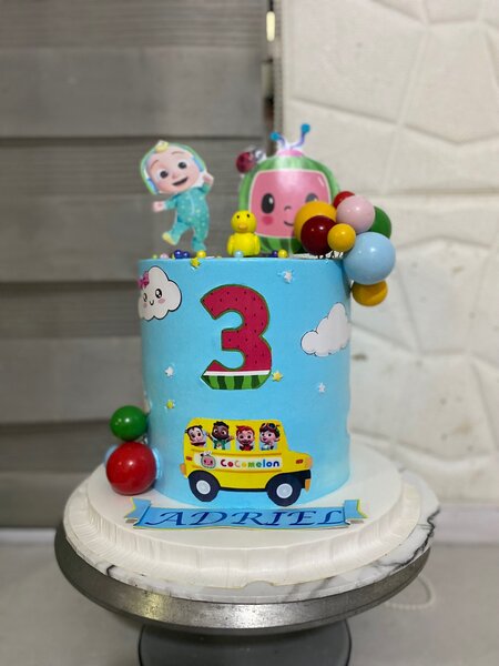 Scrummy Cakes, pastries , yogurts and beverages