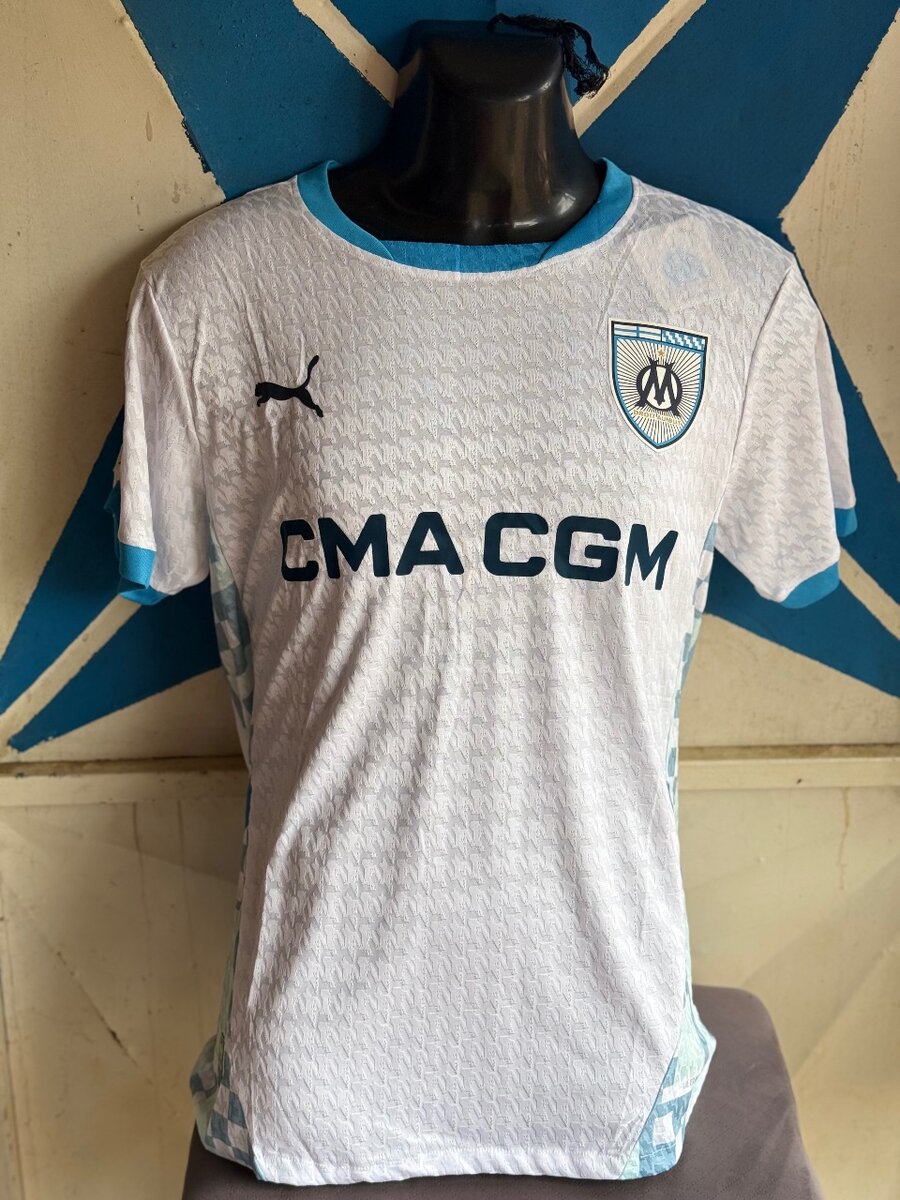 Maillots de football de club