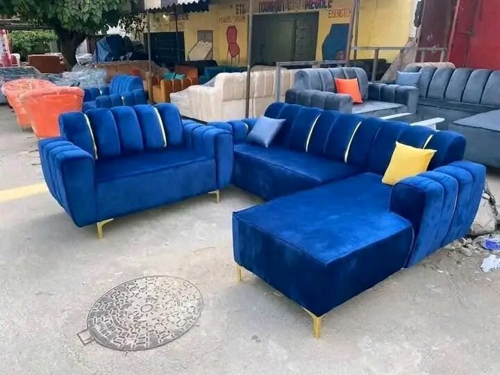 Canapé d'angle bleu élégant