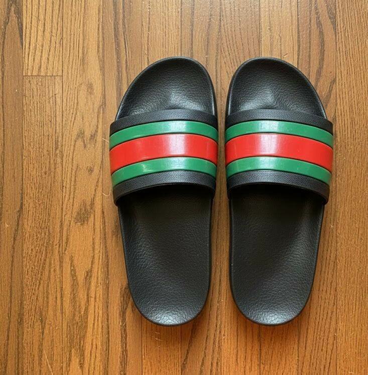 Sandales à Rayures Élégantes