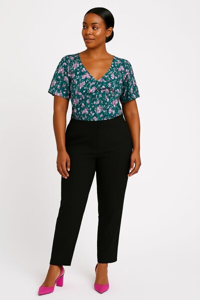 Blouse verte à motifs floraux