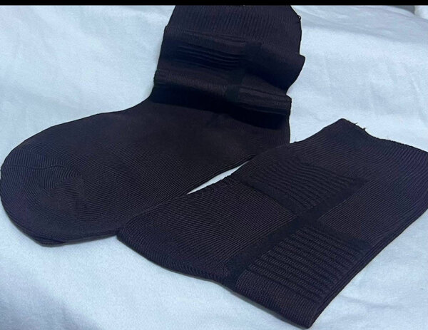 Chaussettes noires compressives
