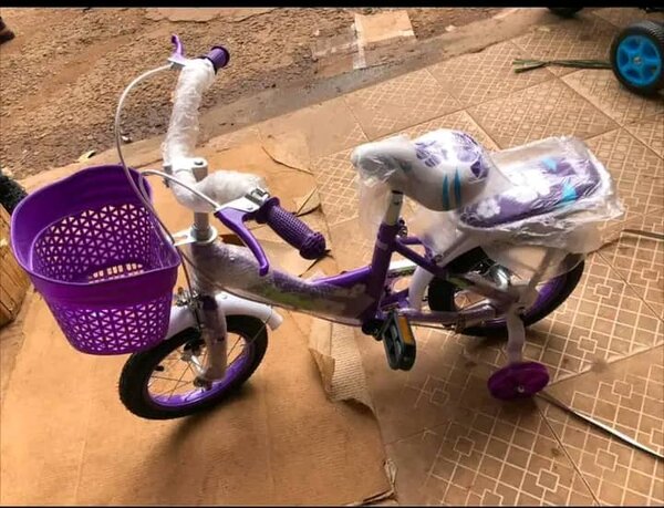 Vélo enfant avec stabilisateurs