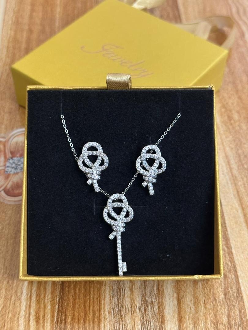 Parure Collier et Boucles d'Oreilles